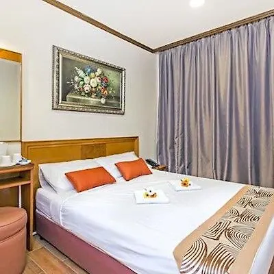 Hotel 81 Premier Hollywood Singapore